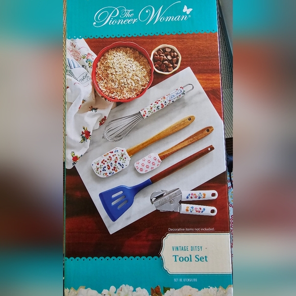 The PIONEER WOMAN Vintage Ditsy Tool 5-Piece Set (blue turner) - Picture 2 of 5